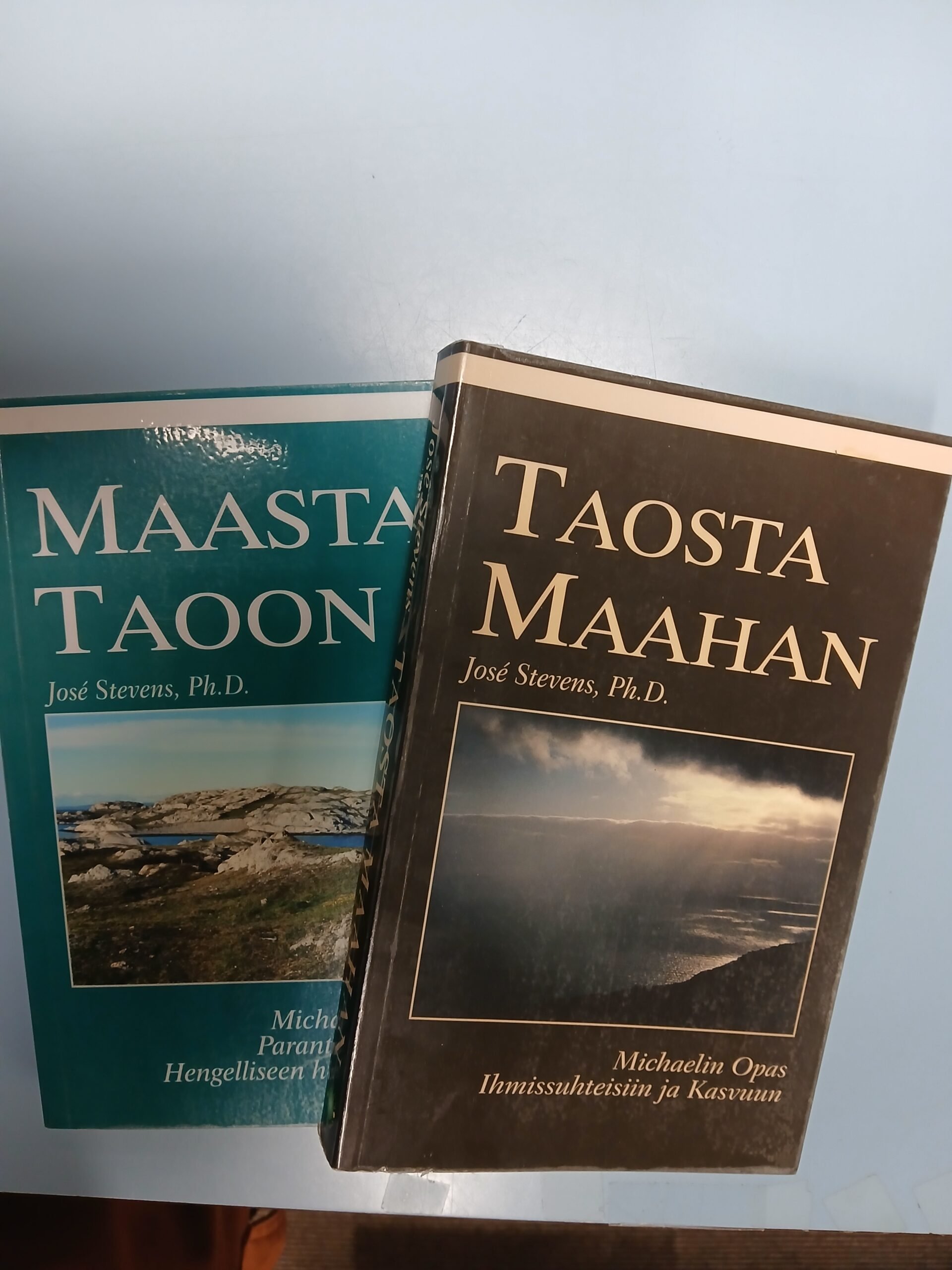 Maasta Taoon & Taosta Maahan -kirjat